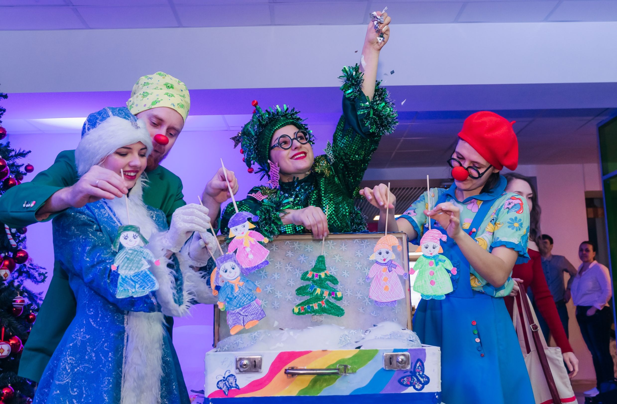 Программа «В гостях у новогодней елочки»